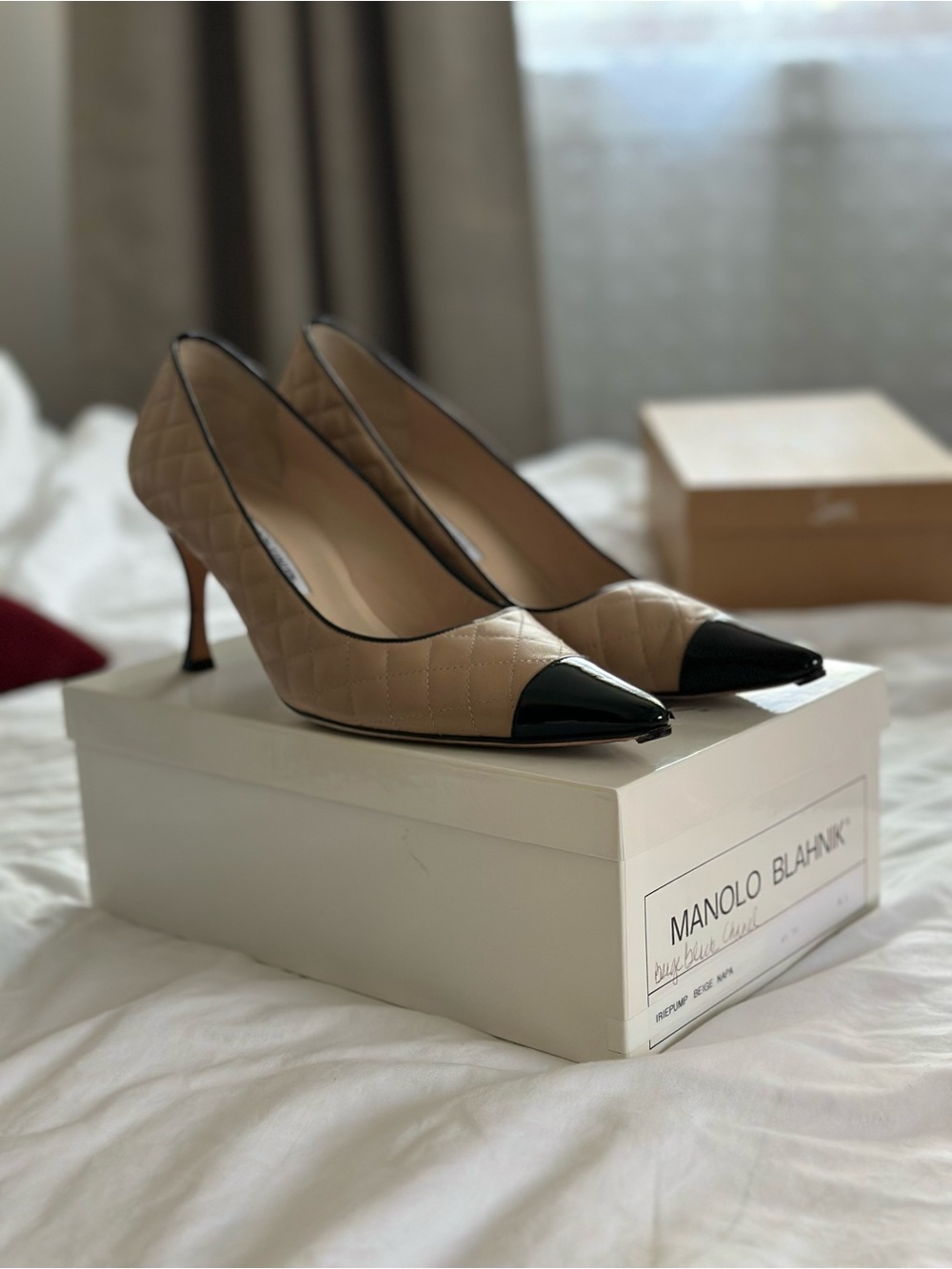 Manolo Blahnik Irie Quilted Cap Toe Pumps Beige Black Size 41